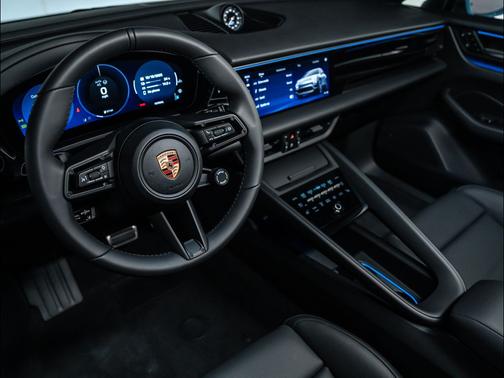 2025 Porsche Macan 4S