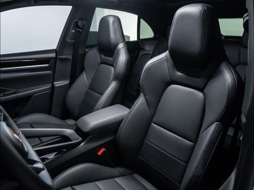 2025 Porsche Macan 4S