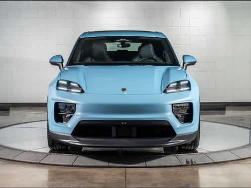 2025 Porsche Macan 4S