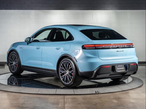 2025 Porsche Macan 4S