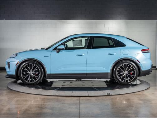 2025 Porsche Macan 4S