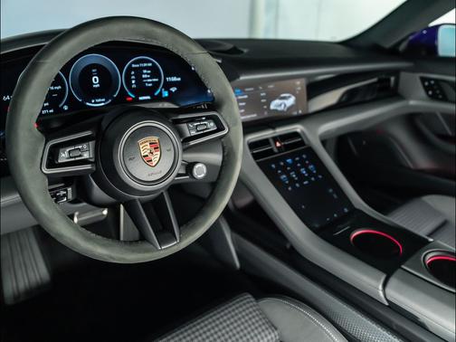 2025 Porsche Taycan 4