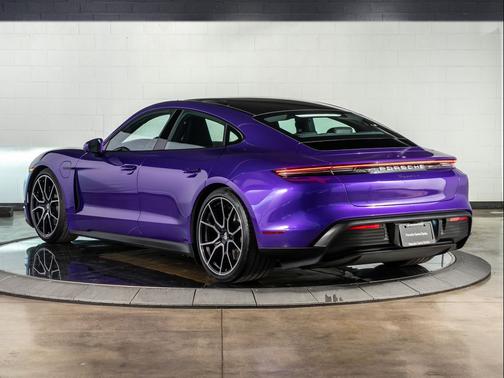 2025 Porsche Taycan 4