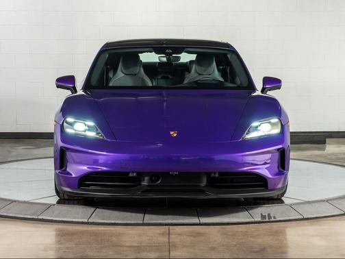 2025 Porsche Taycan 4
