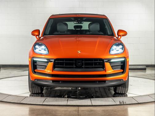 2025 Porsche Macan Base