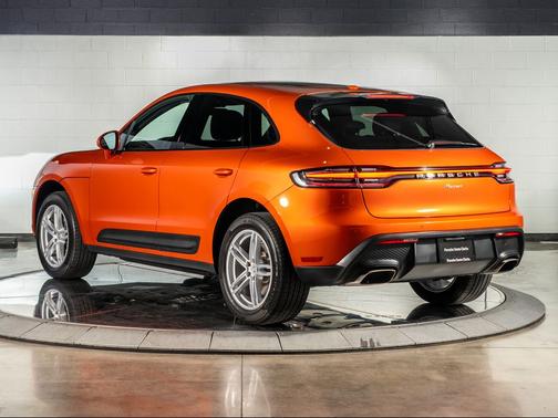 2025 Porsche Macan Base