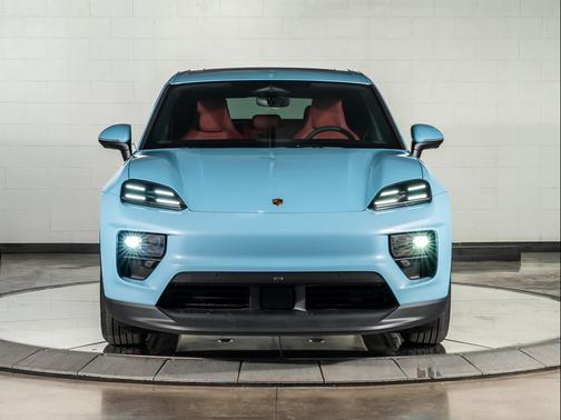 2026 Porsche Macan Base