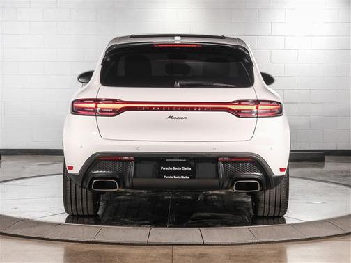 2023 Porsche Macan Base