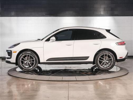 2023 Porsche Macan Base