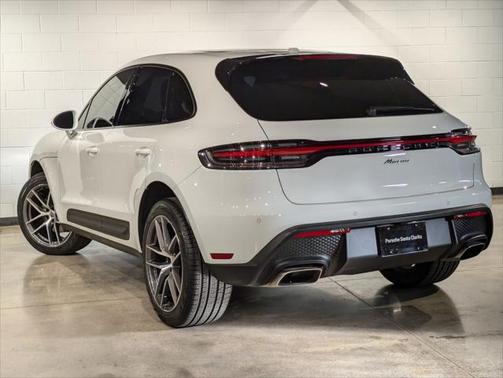 2023 Porsche Macan Base