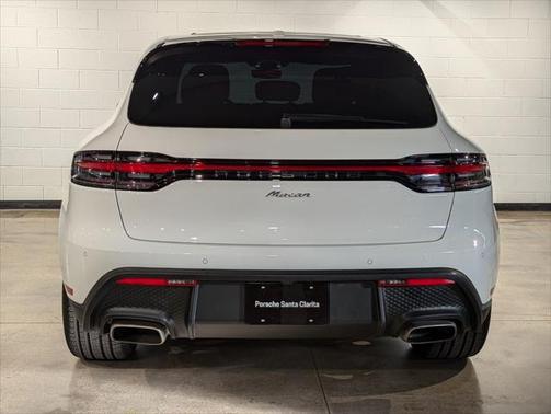 2023 Porsche Macan Base
