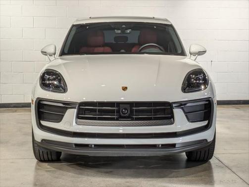2023 Porsche Macan Base