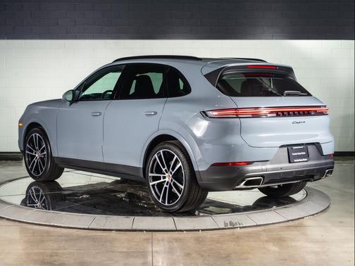 ACRTIC GREY 2026 Porsche Cayenne Cayenne