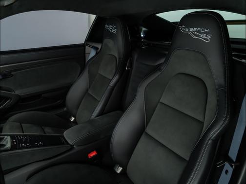 2025 Porsche 718 Cayman GT4 RS