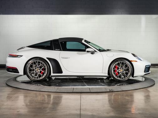 2022 Porsche 911 Targa 4S