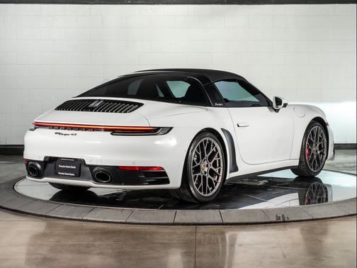 2022 Porsche 911 Targa 4S