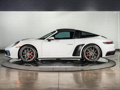 2022 Porsche 911 Targa 4S