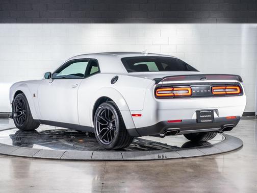 2022 Dodge Challenger R/T Scat Pack Widebody
