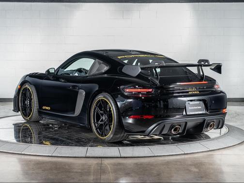 2025 Porsche 718 Cayman GT4 RS