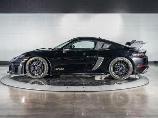 2025 Porsche 718 Cayman GT4 RS