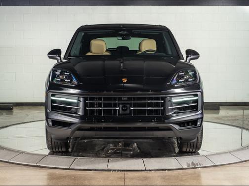 Chromite Black Metallic 2026 Porsche Cayenne Cayenne