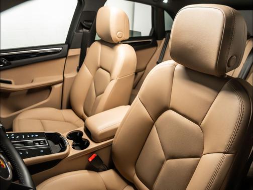 2022 Porsche Macan Base