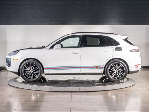 2024 Porsche Cayenne Turbo