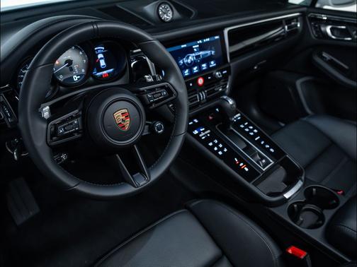 2025 Porsche Macan S