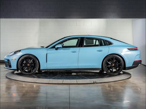 2026 Porsche Panamera Base