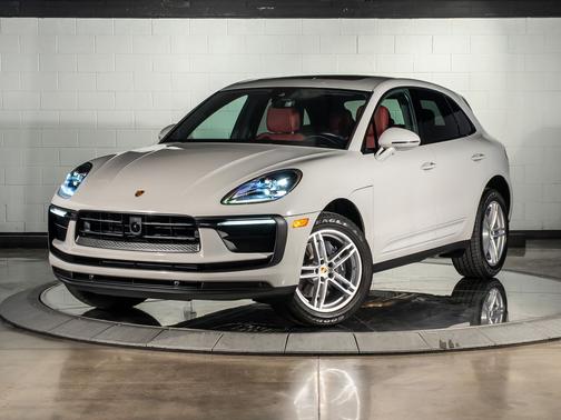 2025 Porsche Macan Base
