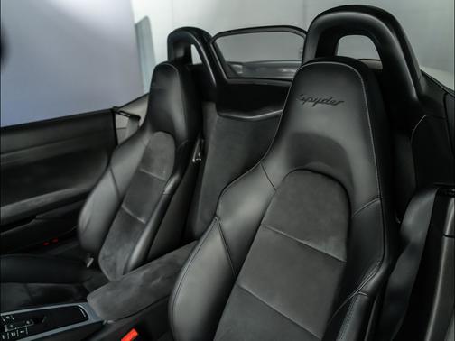 Rhodium Silver Metallic 2016 Porsche Boxster Spyder