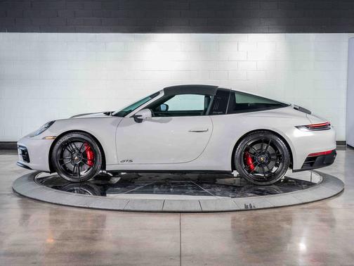 2024 Porsche 911 Targa 4 GTS