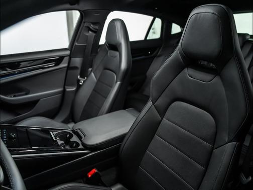 2026 Porsche Panamera Base