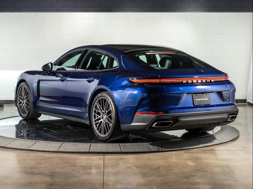 2026 Porsche Panamera Base