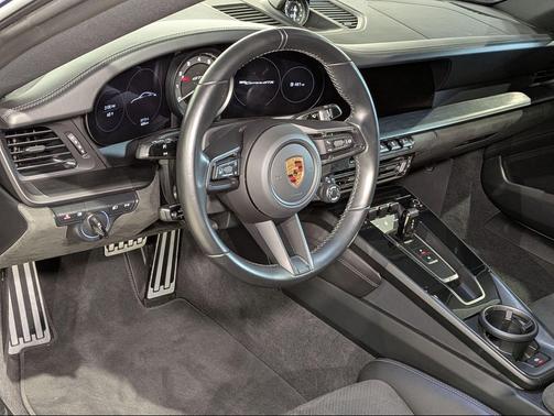 2022 Porsche 911 Carrera GTS