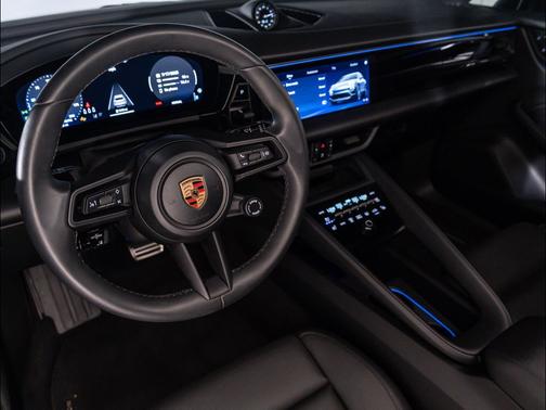 2025 Porsche Macan 4S