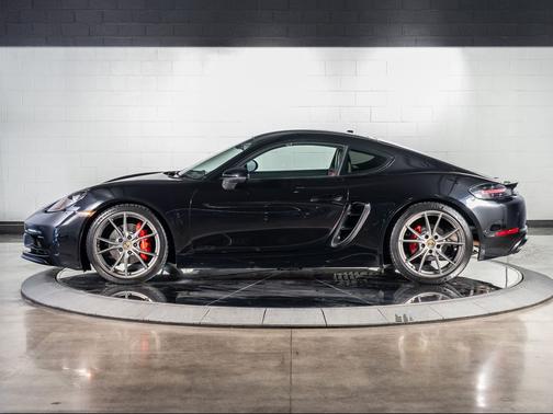 2018 Porsche 718 Cayman GTS