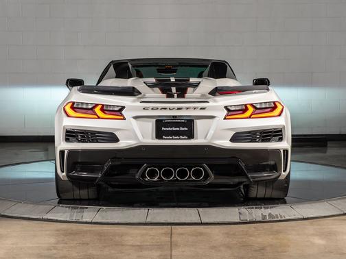 White Pearl Metallic Tricoat 2023 Chevrolet Corvette Z06