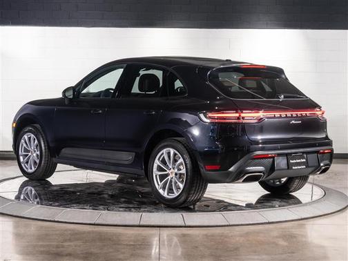 2025 Porsche Macan Base