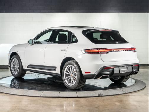 2025 Porsche Macan Base
