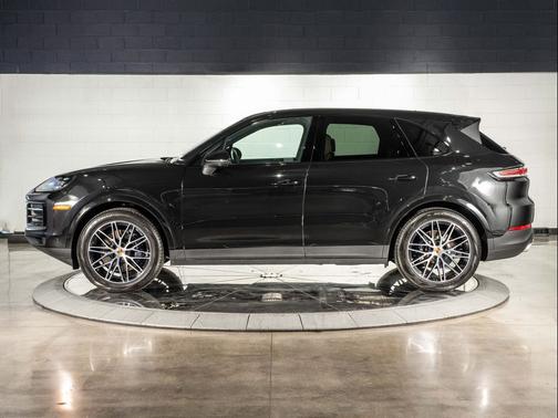 2025 Porsche Cayenne Base