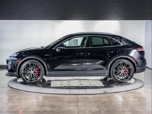 2025 Porsche Macan 4S