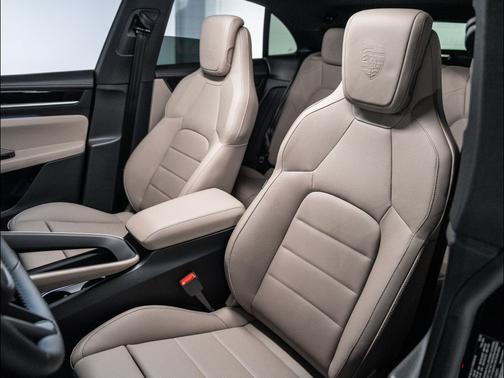 2025 Porsche Macan 4S