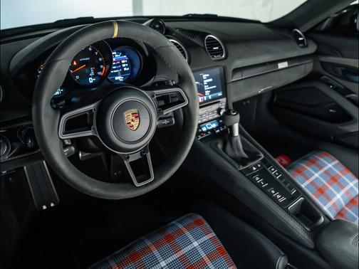 2023 Porsche 718 Cayman GT4 RS