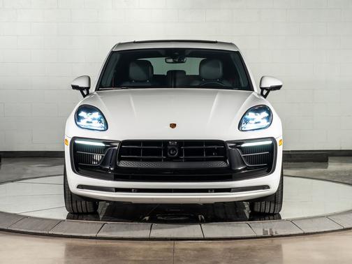 2025 Porsche Macan S