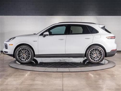 2023 Porsche Cayenne E-Hybrid S