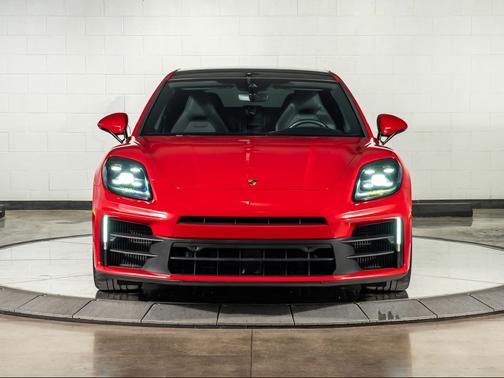 2025 Porsche Panamera 