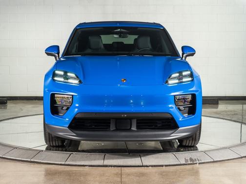 Lugano Blue 2026 Porsche Macan Macan Electric
