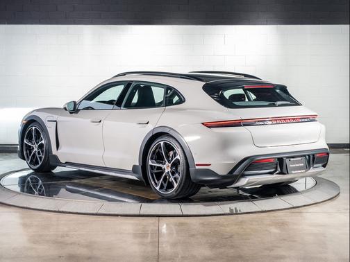 2025 Porsche Taycan 4