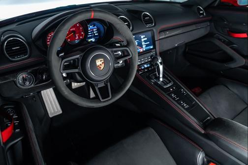 2022 Porsche 718 Cayman GT4